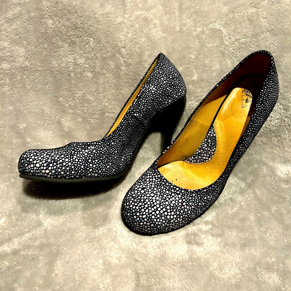 John Fluevog Devilfish Navy Pump